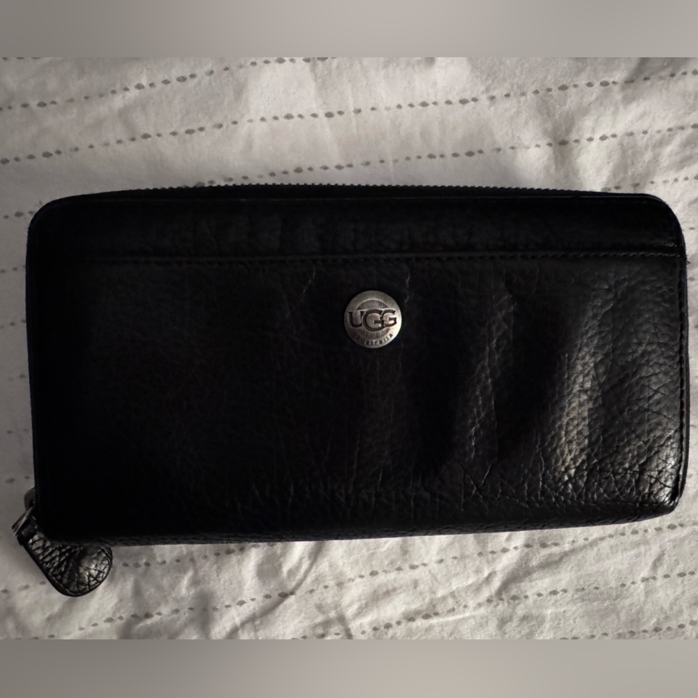 UGG Black Leather Zip-around Wallet